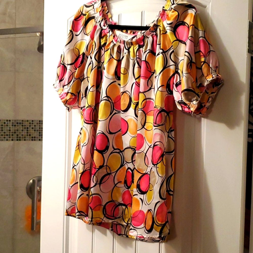 Short sleeve polkadot shirt